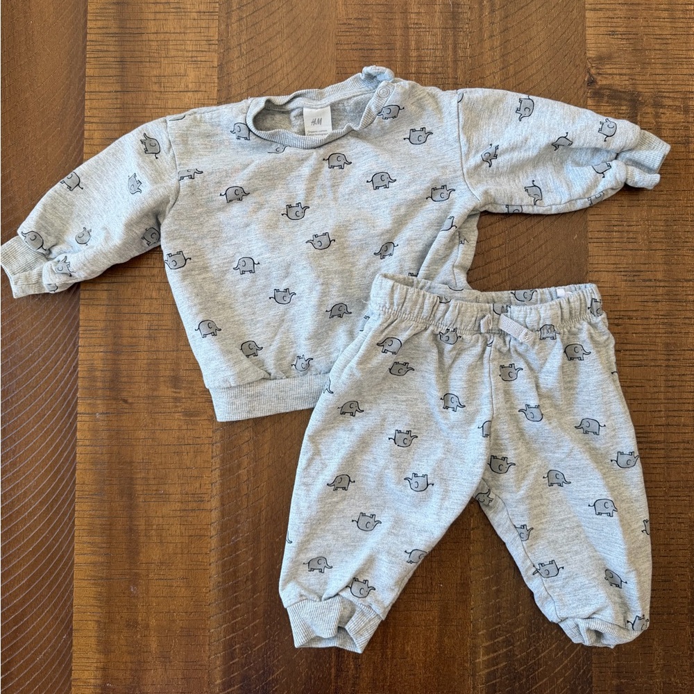 H&M Grey Elephant Sweatsuit Size 6M